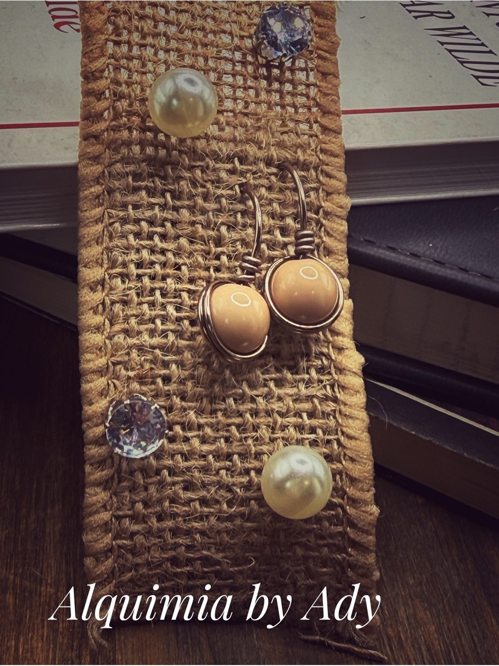 Pack tan and gold drop earrings